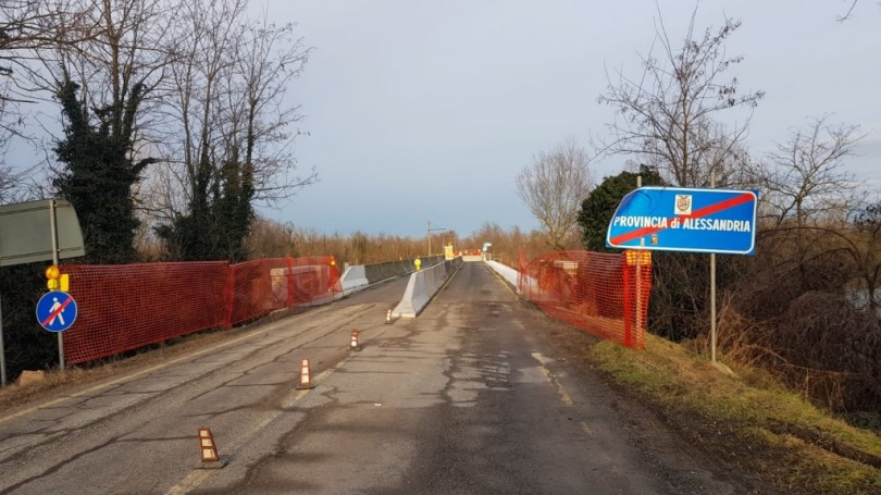 Proseguono i lavori sul ponte del Po tra Trino e Camino